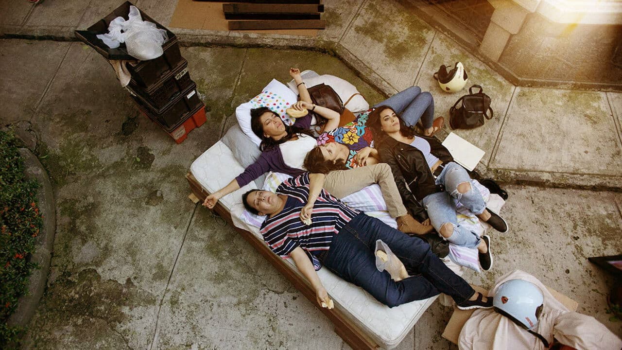 Imagem de fundo do filme Como Matar Um Marido Morto