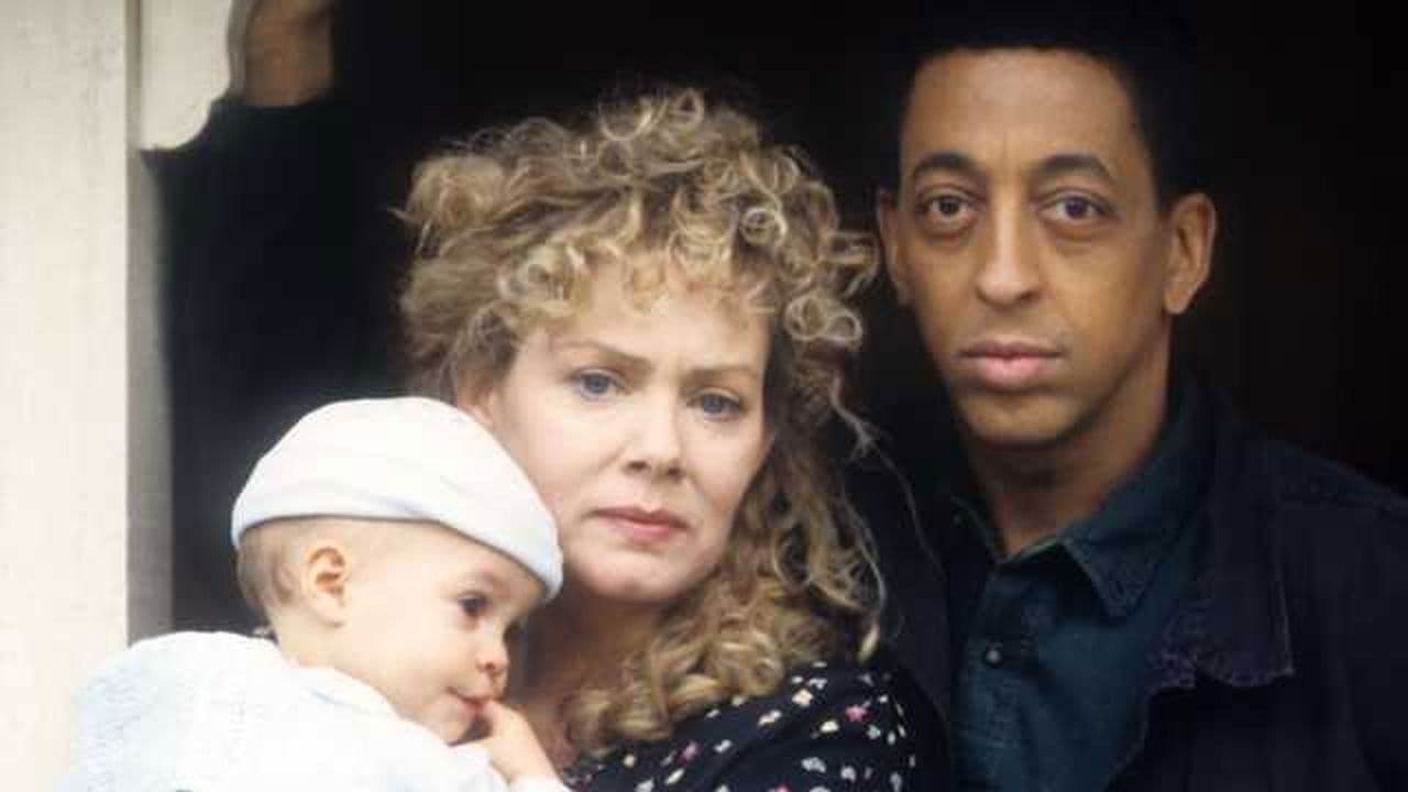 Imagem de fundo do filme A Stranger in Town