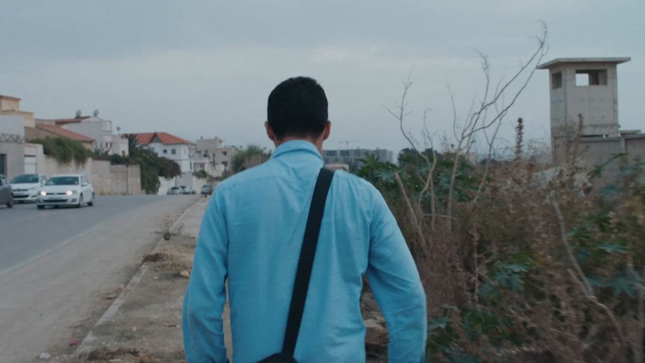 Imagem de fundo do filme Elle Nous Regarde