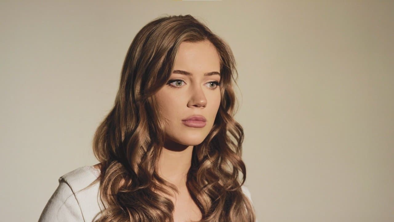 Imagem de fundo do filme A Killer in the House