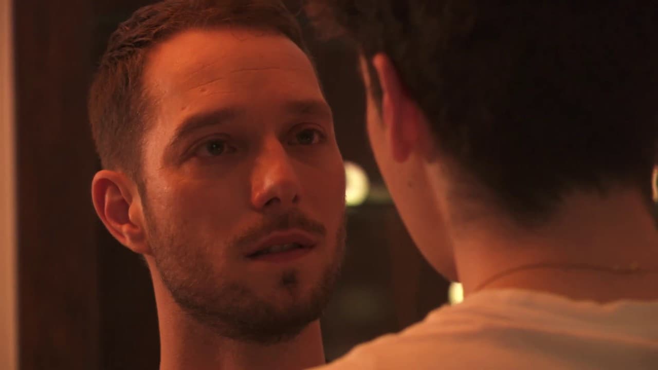 Imagem de fundo do filme Max